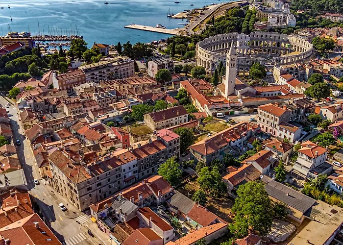 Two-bedroom In Xi 풀라